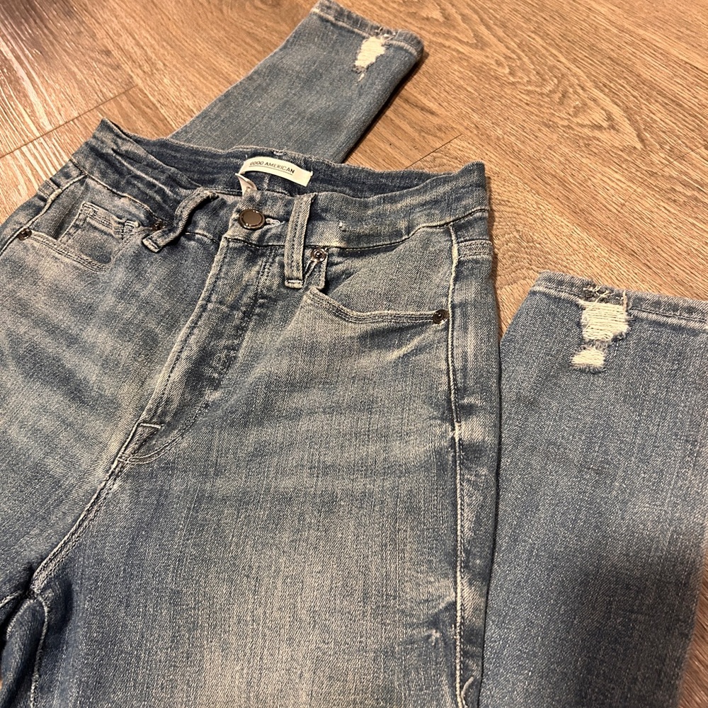 Good American Jeans, great fabulous condition. Super soft stretch material.